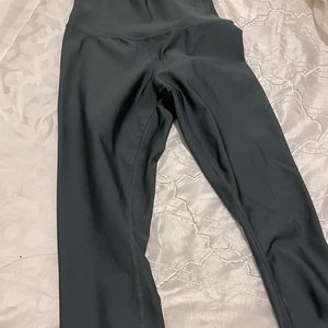 Anthracite color Alo leggins - never worn without tags